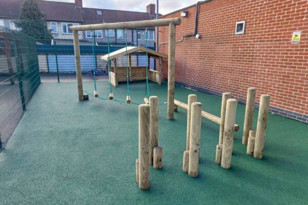 Trim Trail with Walk and Stretch Posts, Balance Beam, Log Traverse and Play Lodge
