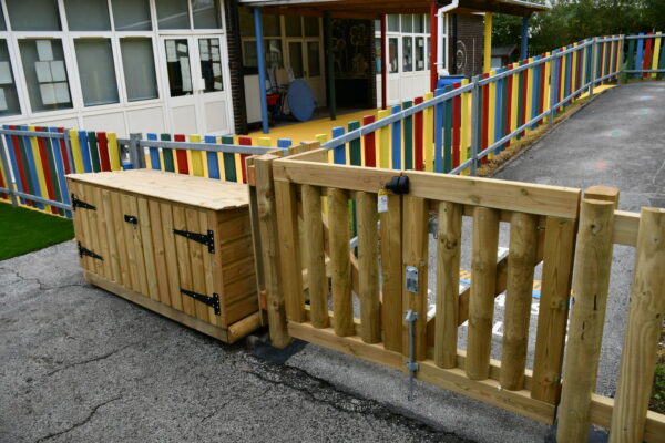 B31 1LD-27124-Fence & Storage Box-2