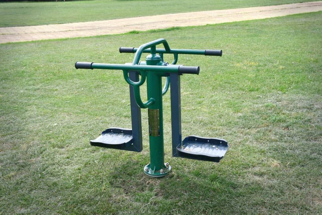 ME8 6JS 6304 Double Slalom Skier EDIT