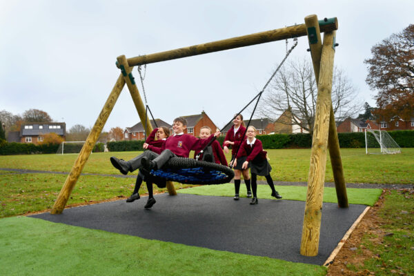 RH12 1RR-4474-Basket Swing-30-EDIT