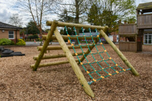 Scramble Net Log Climber