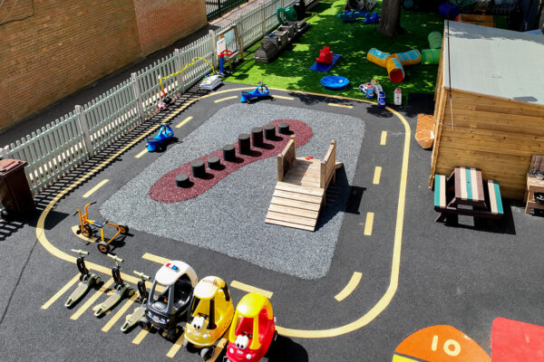 Wetpour Design & Artificial Grass